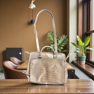 GAL Gold Faux Alligator Patent Leather Zipper Laptop/Computer Hand Bag/Purse EUC